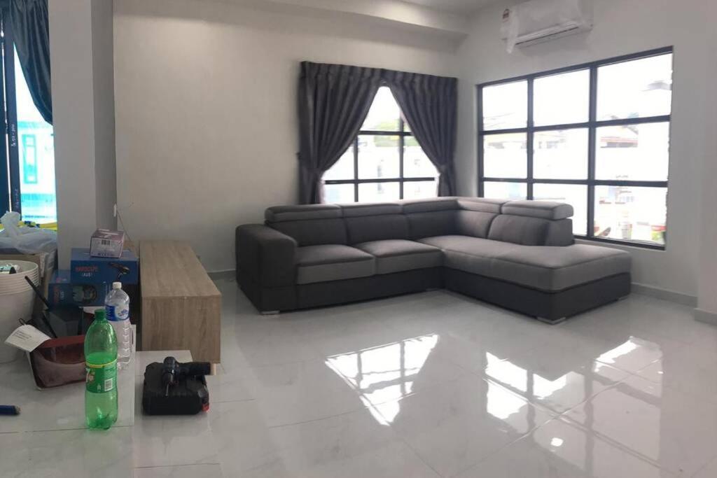 22Pax :Taman Pelangi Party House Nearby Midvelly Villa Johor Bahru Dış mekan fotoğraf