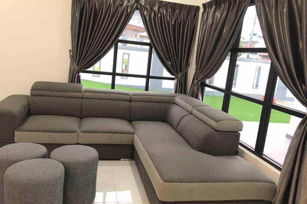 22Pax :Taman Pelangi Party House Nearby Midvelly Villa Johor Bahru Dış mekan fotoğraf